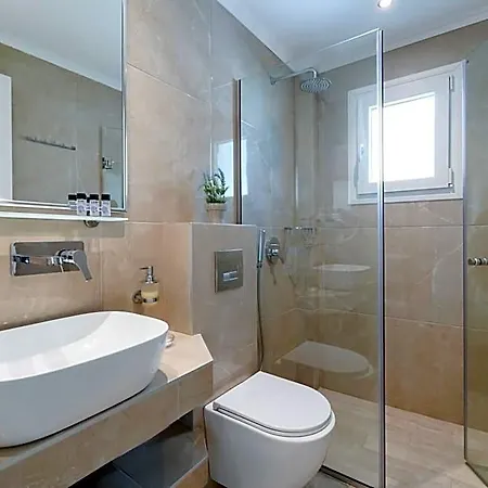 Otel Inroy Sea View 4*